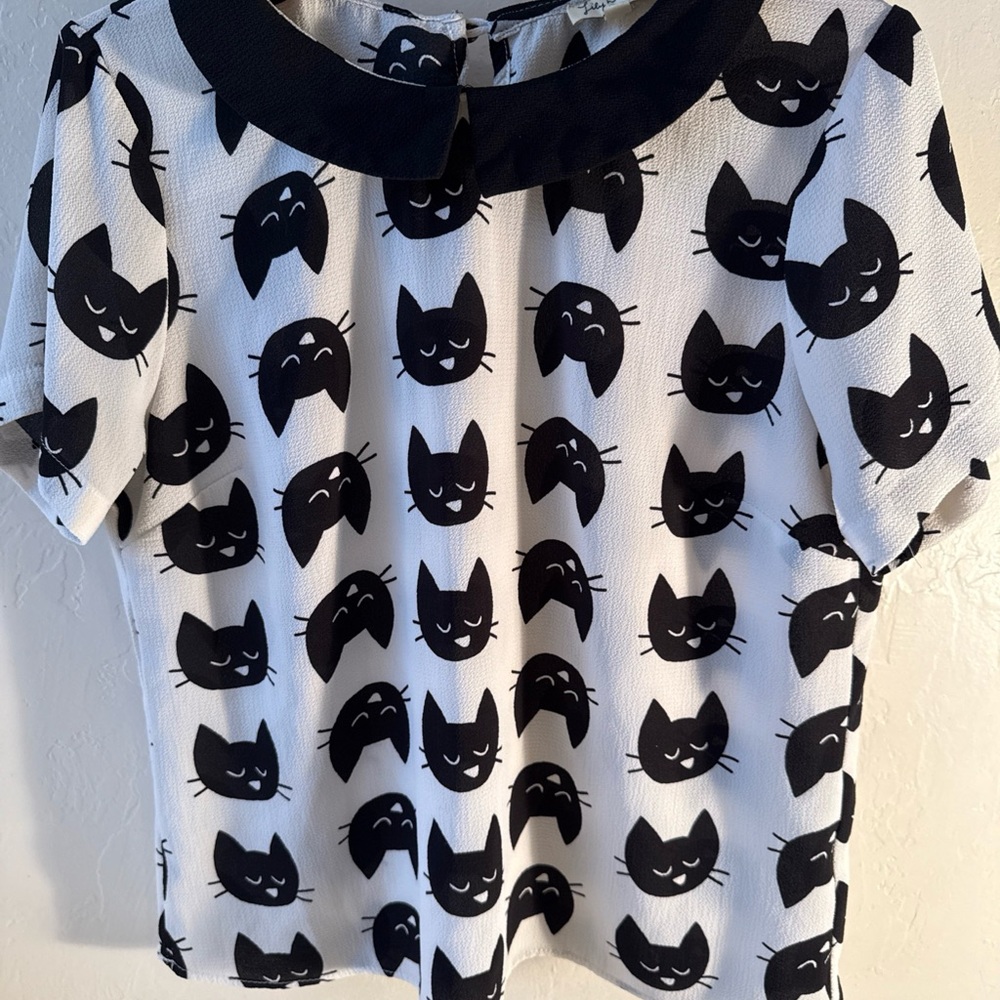 Lily White Monochrome Cat Design Top